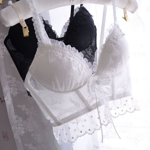 Long-term Japanese white and black embroidered waistband student girl cute flying edge push-up sexy underwear bra set