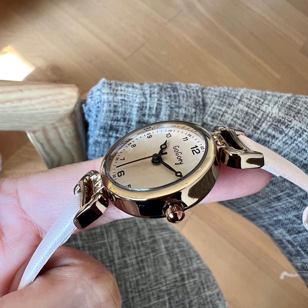 60g Weight Ordinary Glass Mirror Material Imitation Leather Strap Material Watch Classification Pointer+Number Display Type Buckle Buckle Style Round Dial Shape Quartz Movement Women's Gender Casual Solid Color Concealed Buckle Quartz Women's Watches 9