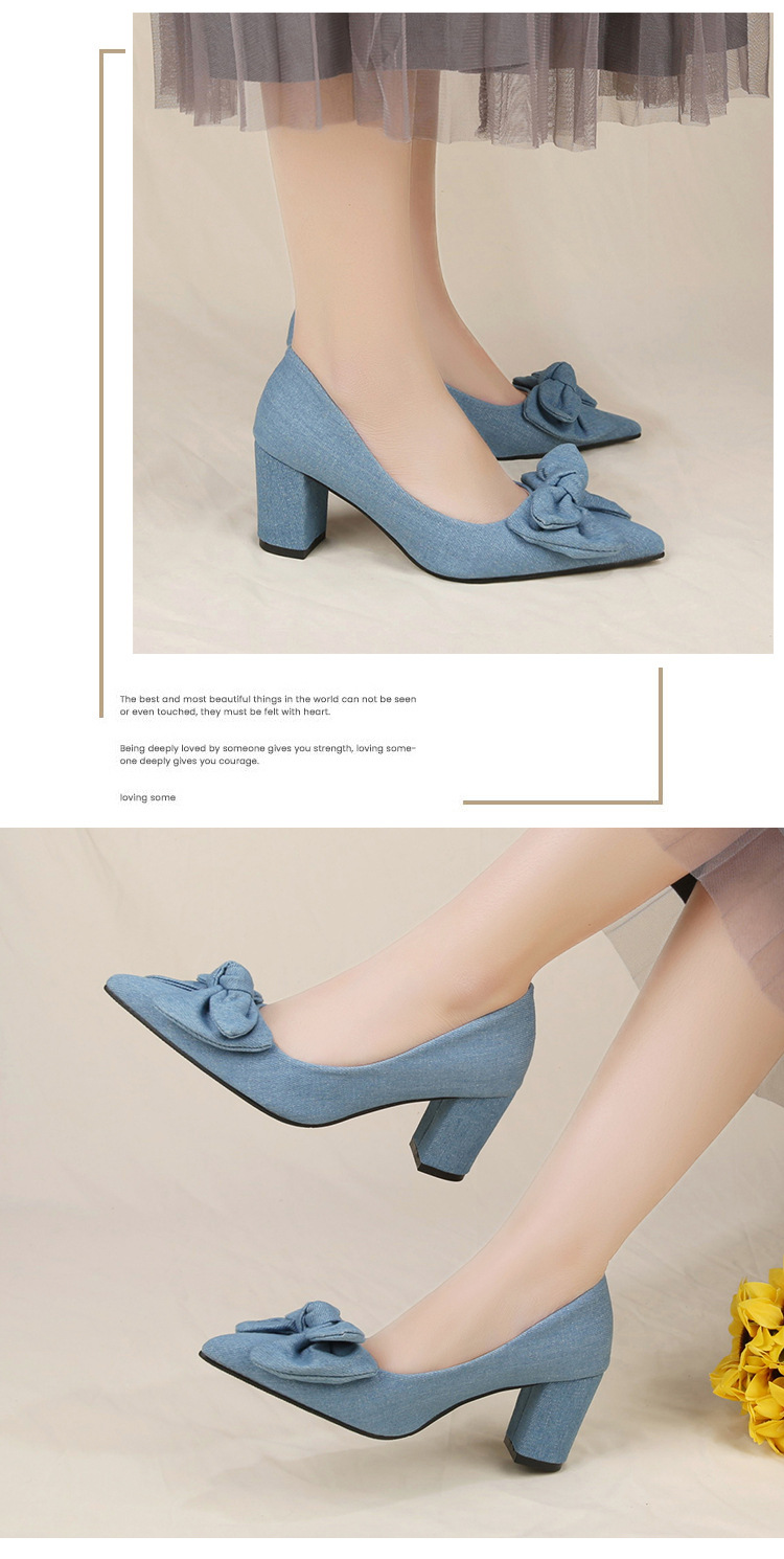 Elegante dames pumps met strik en blokhak van denim stof_voghion.com