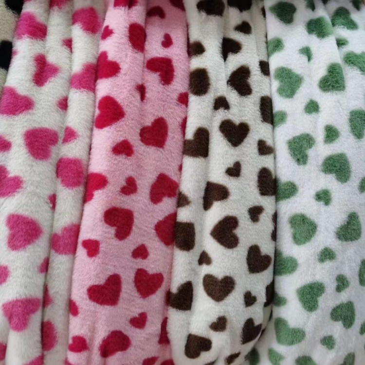 En stock imitación de piel de conejo Pequeño amor impresión tela conejo felpa tela pollo corazón impresión ropa zapatos y sombreros bufanda tela