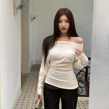 实拍2025秋冬新款设计露肩掐腰长袖T恤女气质百搭一字肩打底上衣