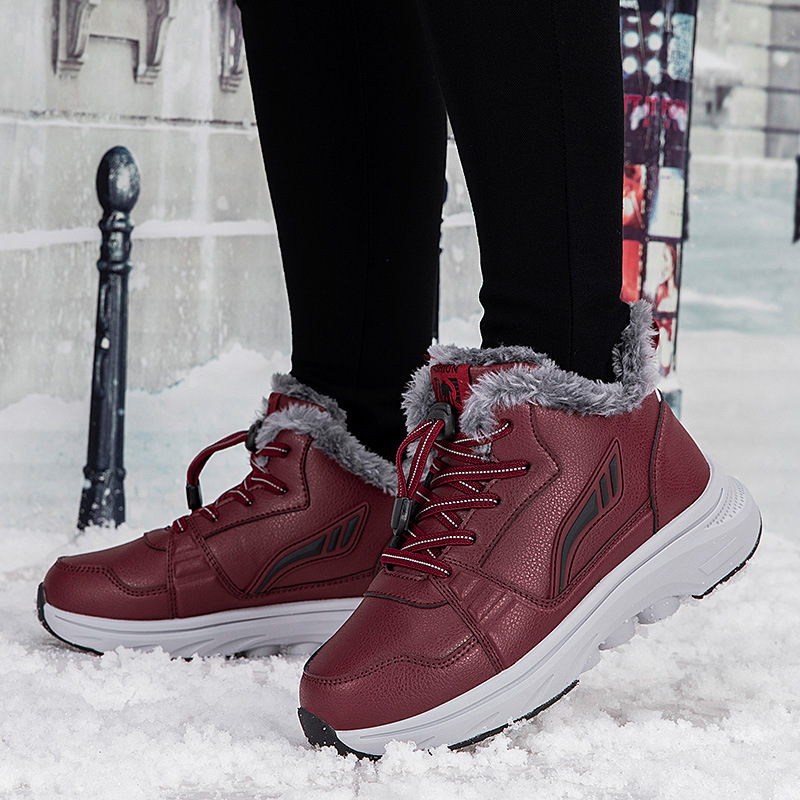 Nuevos zapatos de invierno de alta altura para mujeres con terciopelo calentador zapatos de madre impermeables antideslizantes zapatos de algodón de mediana edad ensanchados zapatos de caminar