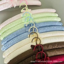 工厂直销无痕丝绸包布衣架婚纱海绵晾衣挂酒店家用软衣服布艺衣撑