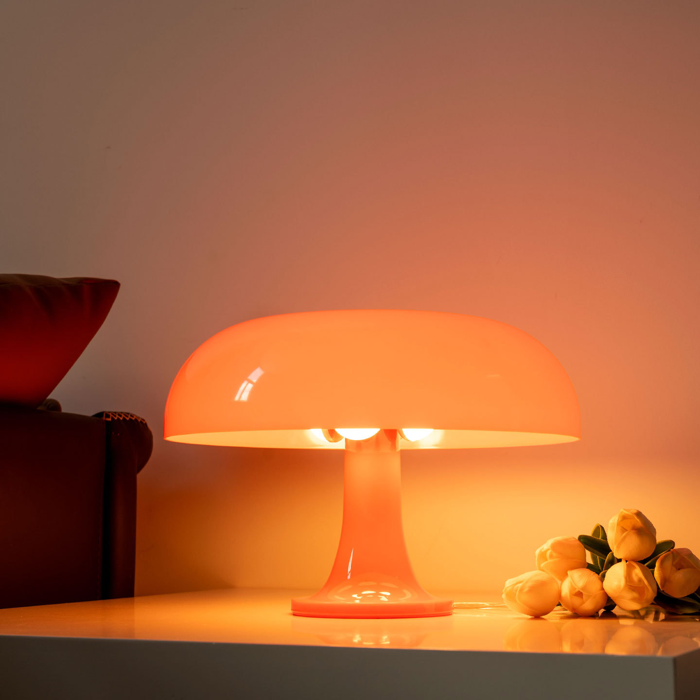 Lámpara de mesa caliente transfronteriza diseñador danés italiano moderno dormitorio minimalista lámpara de mesa de seta fabricante