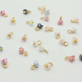 4mm有孔迷你铃兰花diy配件树脂小吊坠串珠材料diy手链项链挂件