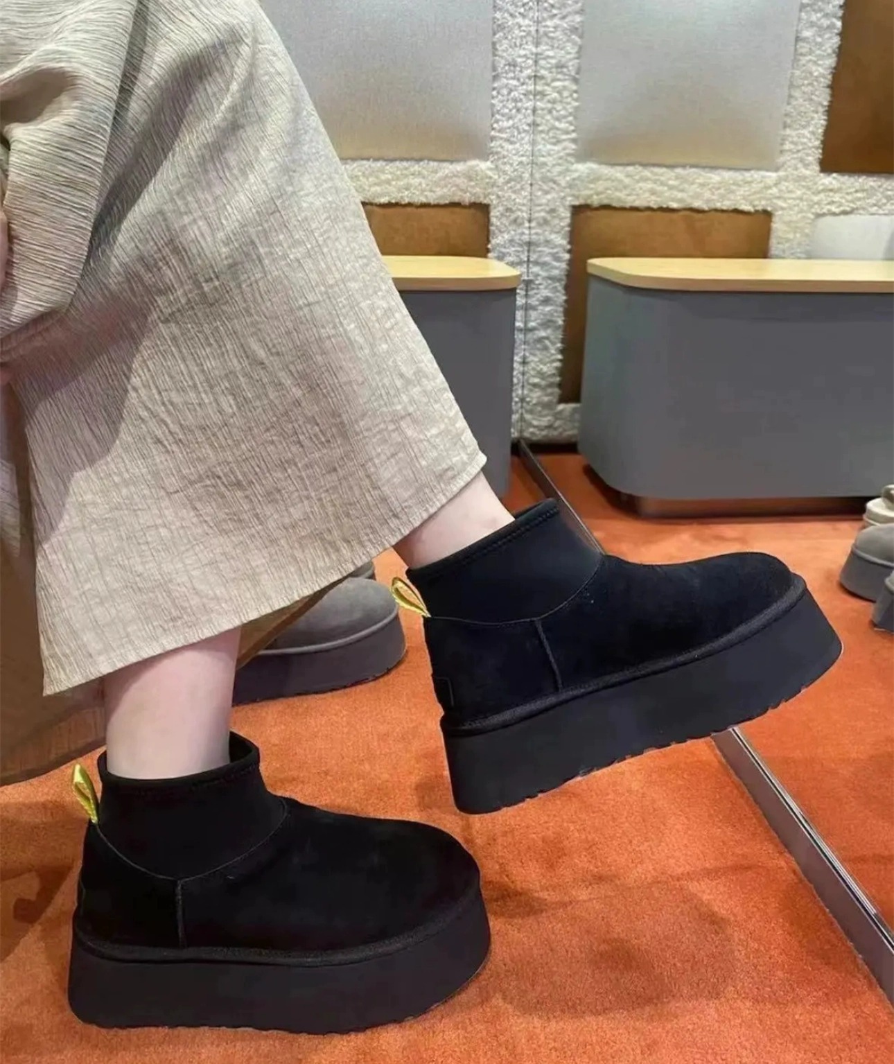 ShoeGlobe 2024 Nieuwe Mini Dip voor dames, winter dikke zool, hoogteverhogende schapenvacht, sneeuwschoen met fleecevoering, verdikte katoenen schoenen_voghion.com