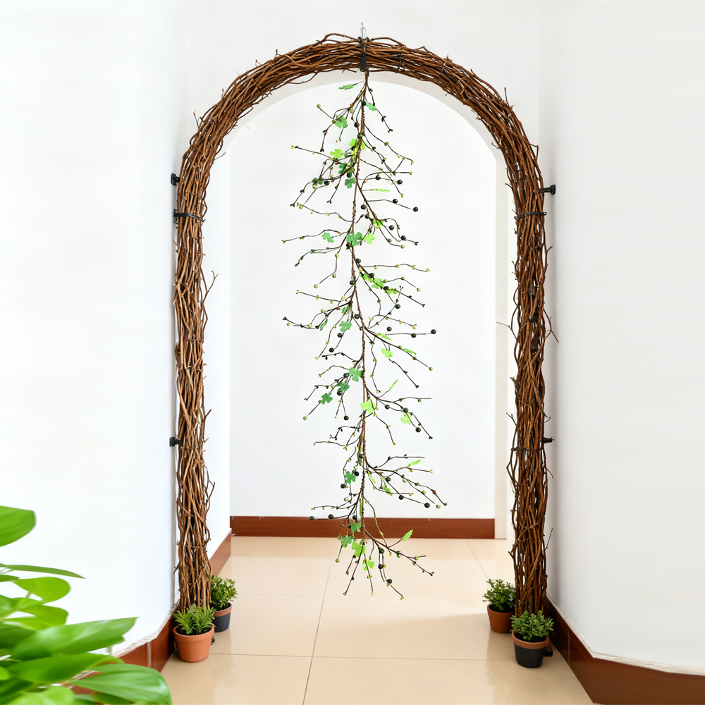 Día de San Patricio, tres hojas, vinas secas, árboles, decoración paisajística, ramas de exhibición colgantes de vinas falsas