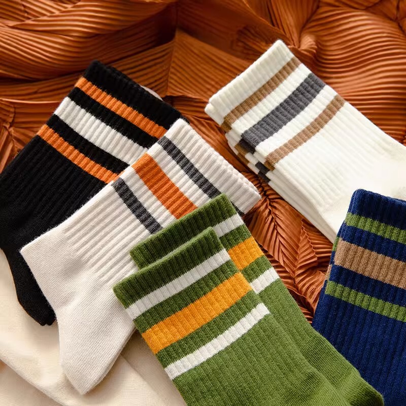 Hong Kong style socks men's mid-calf socks ins fashionable deodorant sweat-absorbent retro men's high waist solid color sports autumn and winter mid-length socks Hong Kong style socks men's mid-calf socks ins fashionable deodorant sweat-absorbent retro men's high waist solid color sports autumn and winter mid-length socks