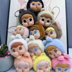 新型のタイの泣く子供のガチャ版の東南アジアの種類の涙の工場のシリーズのゴムの顔のぬいぐるみの盲目の箱の潮流のペンダント