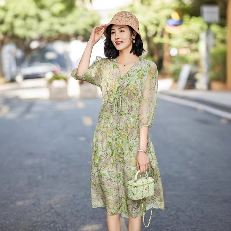75262 2024 Summer New Women's Water Ripple Cool Print Silk Mid-Length Slim Fit Dress