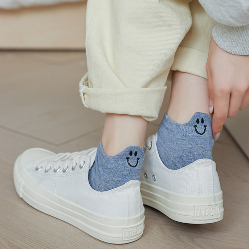 Women's Summer Smiling Socks with Ship Embroidery, Slim Fit Tir Style, Ins Short Tube Fashion Socks That Don't Slip, Wholesale Women's Socks