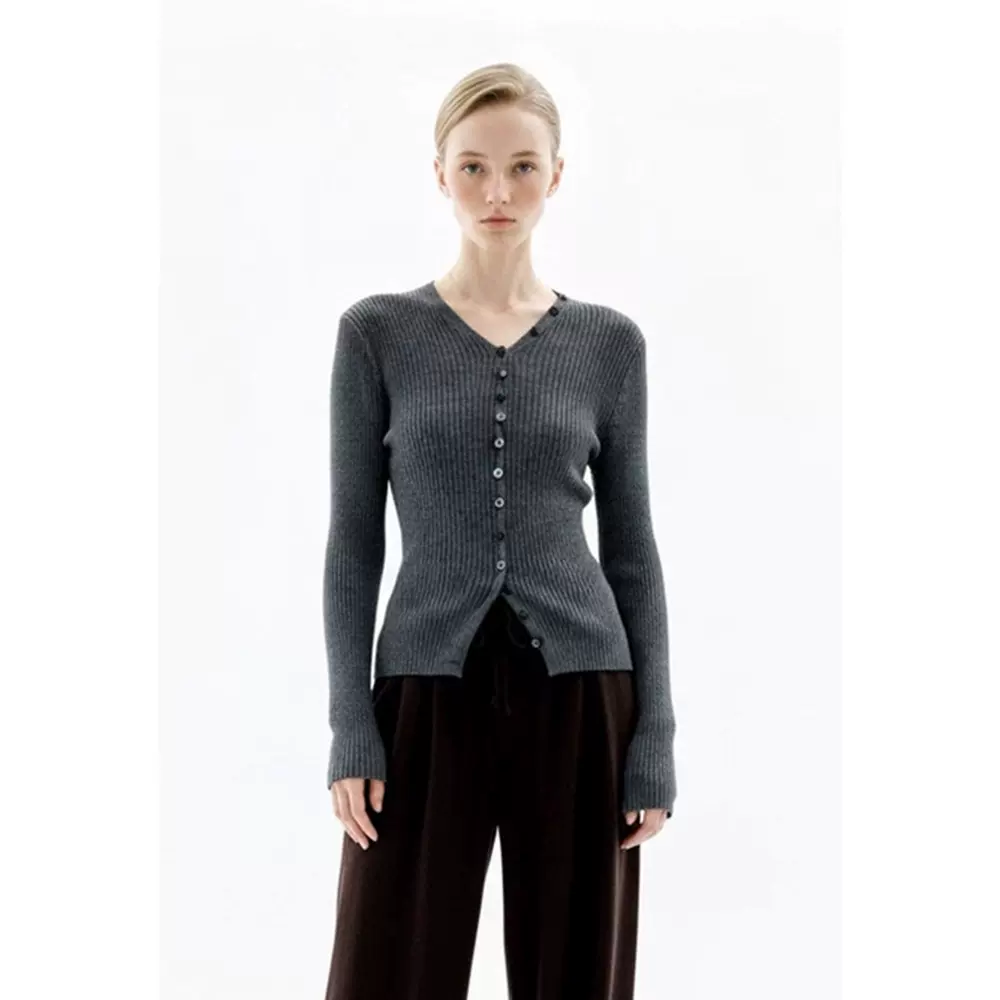 四媛 绵羊毛吸光发热简法V领后走肩线针织开衫时尚短款长袖9375