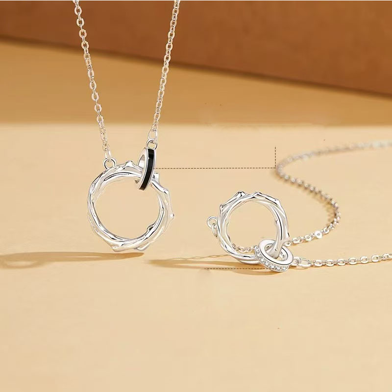 Modern Mobius Pendant Necklace For Men In Stainless Steel_voghion.com