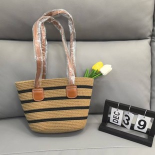 Straw Medium Bag Women's Summer Handbag Seaside Tote Bag Large Capacity Woven Shoulder Bag Rattan Straw Bag Bucket Bag