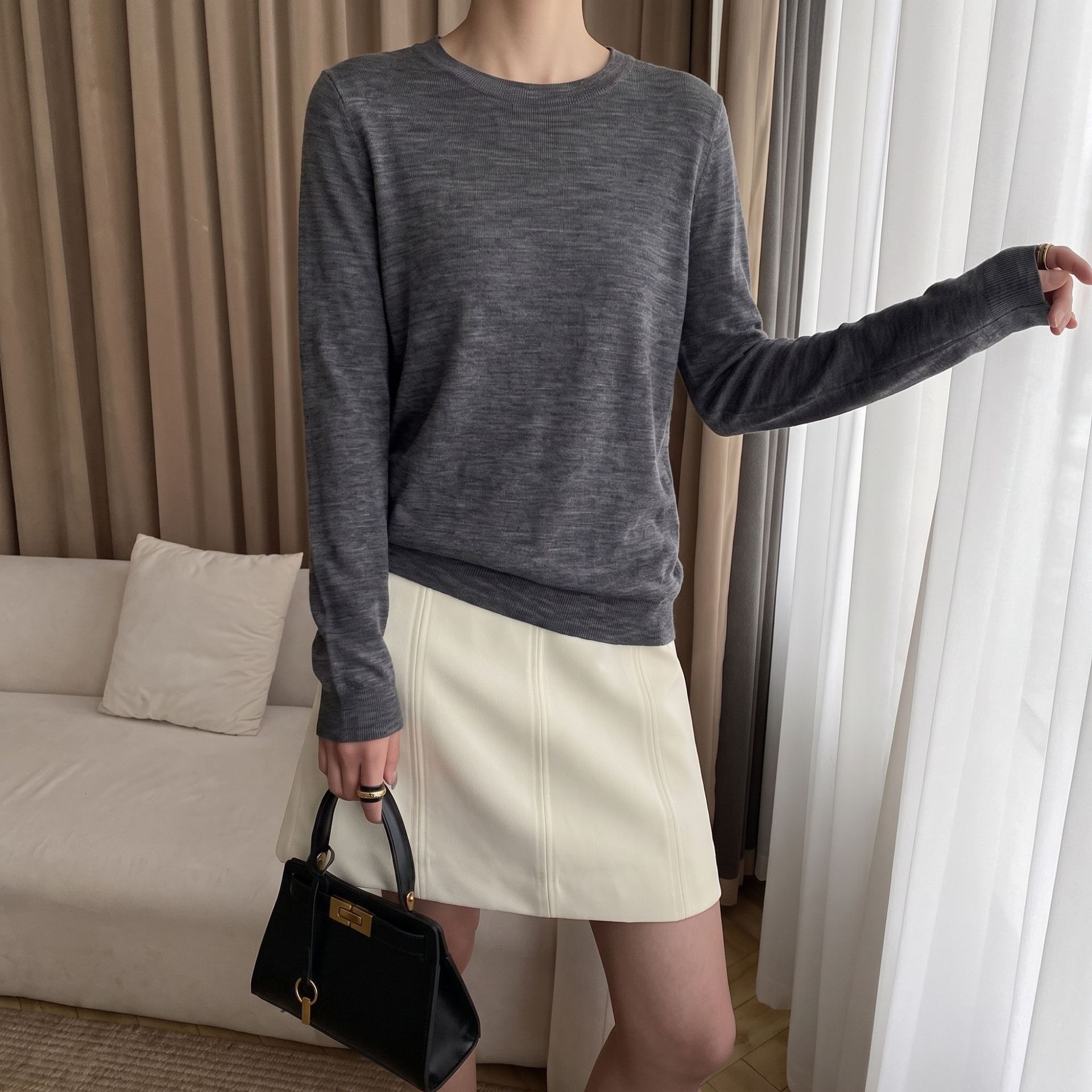 Early Autumn New Arrival 60-count Fine Wool Breathable Round Neck Long Sleeve Knitted Base Layer Top for Women, Comfortable, Slim Fit, Versatile