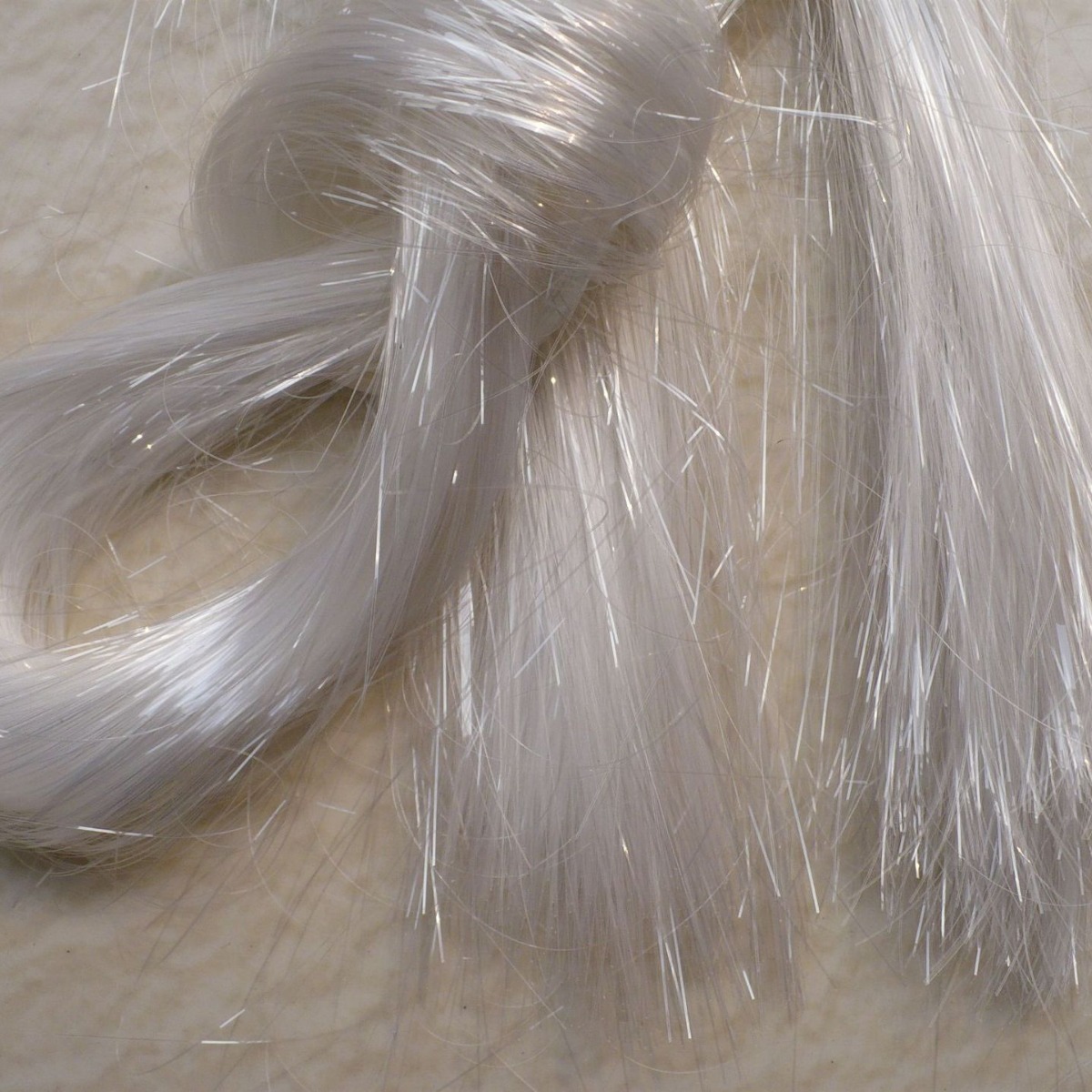 12MICRLN厚度0.25mm宽度尼龙扁亮丝织造羽毛纱用扁平涤纶亮片丝