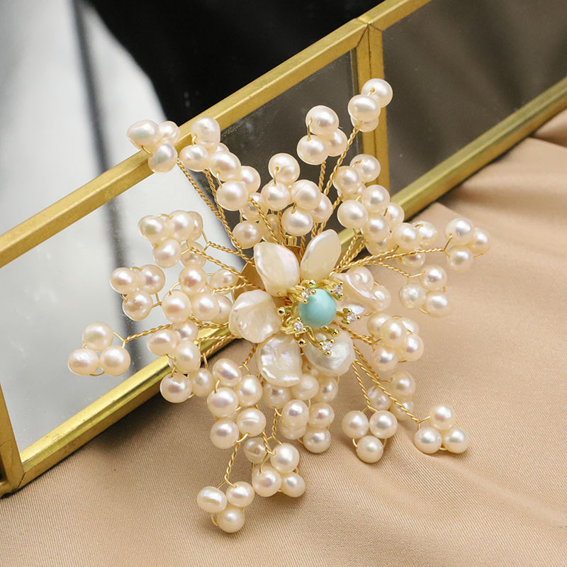 Original natural de agua dulce perla turquesa copo de nieve broche de Navidad barroco ramillete de alta gama estilo Chanel joyería