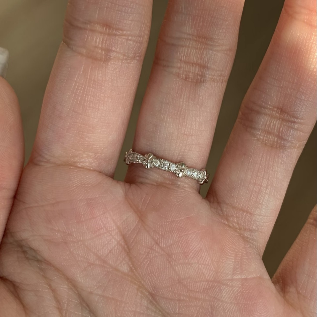 Small design adjustable wedding ring