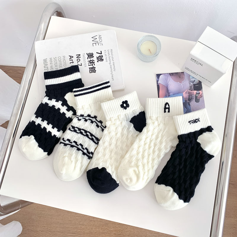 Zhuji socks for women 2024 spring and summer new low-cut women's socks wholesale three-dimensional waffle black and white college style cotton socks Zhuji socks for women 2024 spring and summer new low-cut women's socks wholesale three-dimensional waffle black and white college style cotton socks