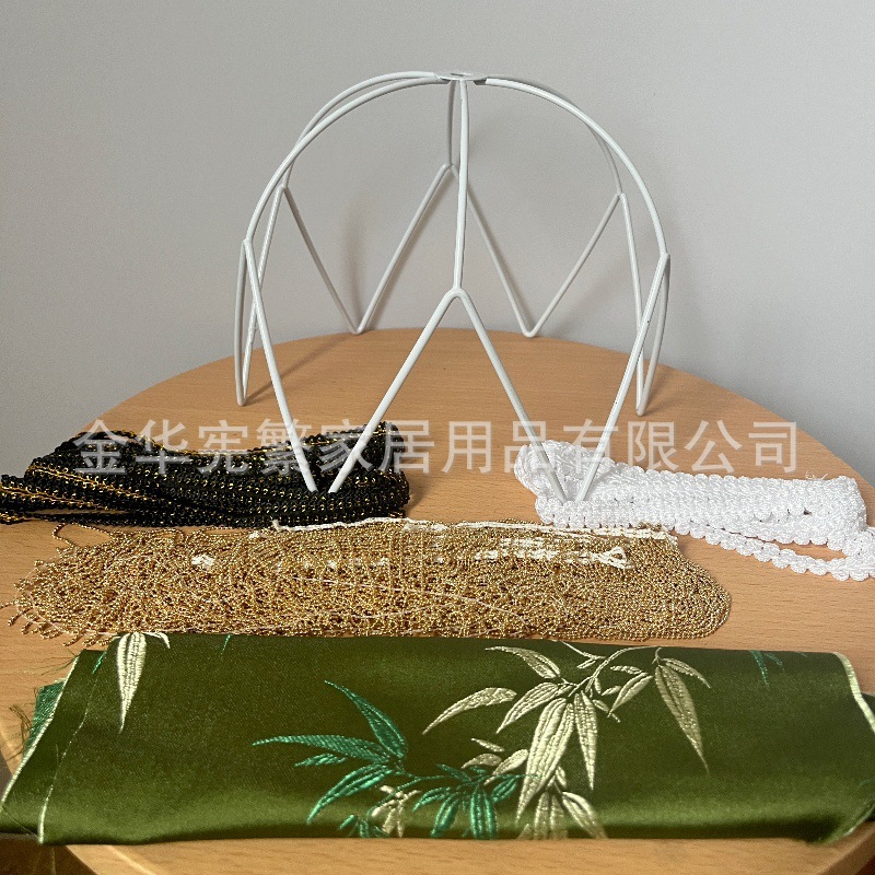 Xiaohongshu DIY Pantalla de lámpara retro Hoja de bambú Paquete de material bordado a mano Pantalla de lámpara decorativa Marco de hierro de esquina afilada Borla Phnom Penh