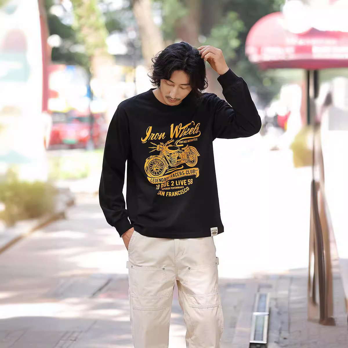 OKONKWO pesado 280g nacional de la moda de la motocicleta de la letra impresa Camiseta Americana retro Camiseta de manga larga TEE