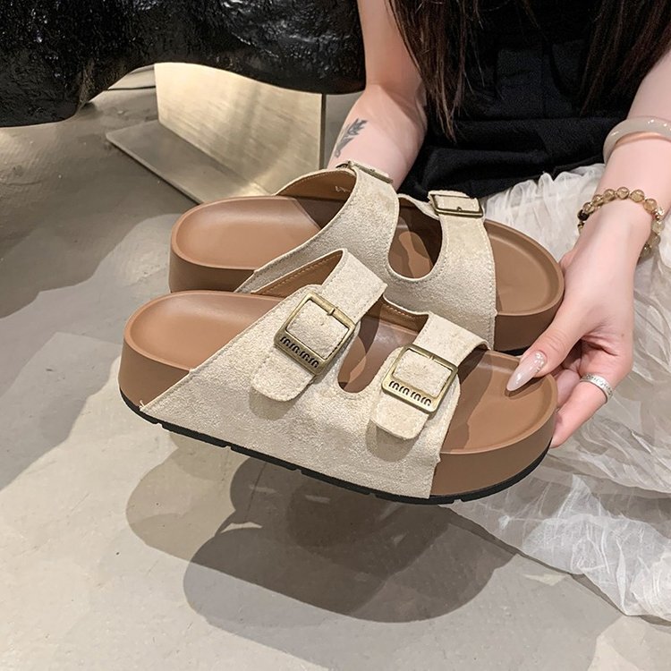 Lightweight and Aesthetically Pleasing, It Allows You to Experience a Different Kind of Beauty on Your Feet.