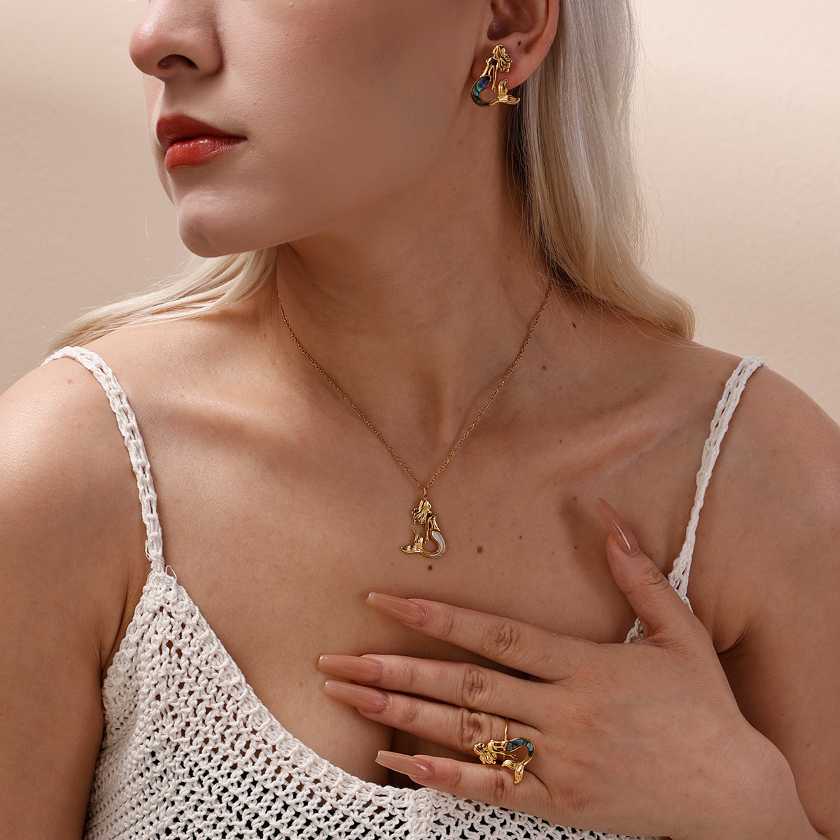 Tena collar de acero inoxidable europeo y americano femenino nicho mitología griega sirena collar de aceite de goteo hecho a mano traje de pendientes femenino