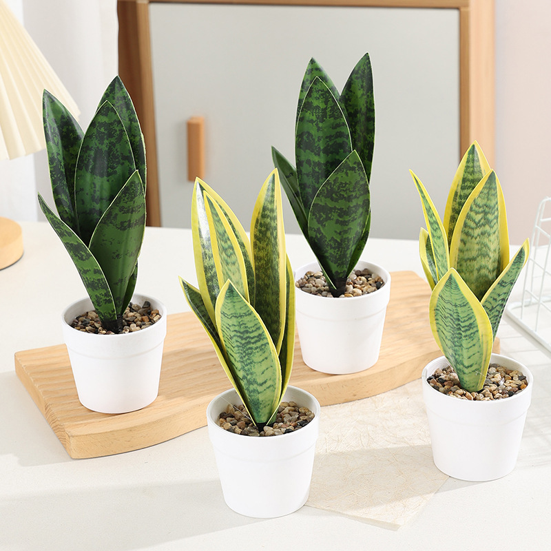 Artificial Small Tiger Skin Orchid Potted Plant with Golden Edges, Small Tiger Skin Orchid for Living Room, Nordic Style Floor-Standing Decoration for Photography and Decoration