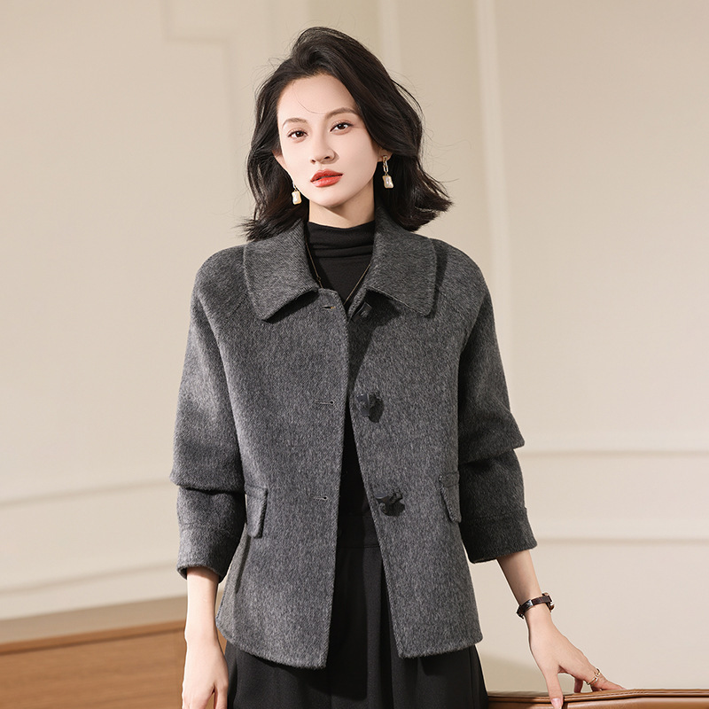 2025 New Autumn and Winter Double-Sided Woolen Outwear Women's Short Style Small Fragrant Horn Button Fashionable Versatile Pure Wool Outwear
