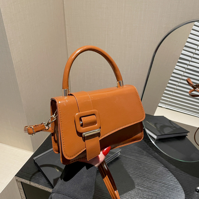 Bolsa cuadrada de moda de estilo de invierno 2024, nueva personalidad extranjera, bolso de hombro coreano.