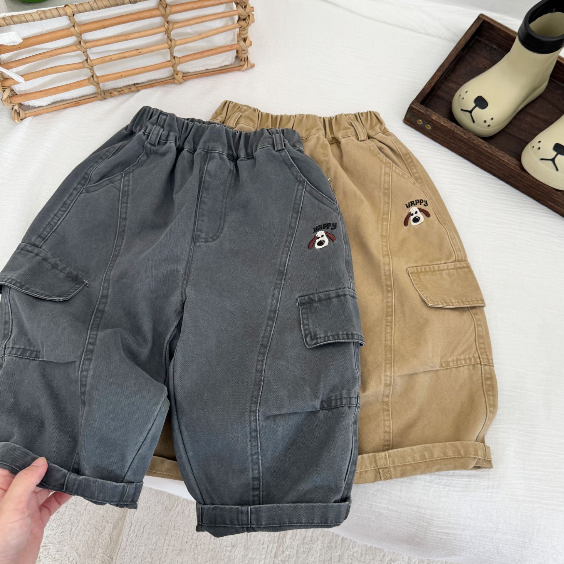 2025儿童休闲裤男秋季款口袋长裤纯色潮牌宝宝休闲直筒裤女洋气