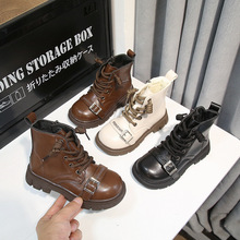 女童英伦风马丁靴字母金属皮带扣公主皮靴2025秋冬新款中大童棉靴