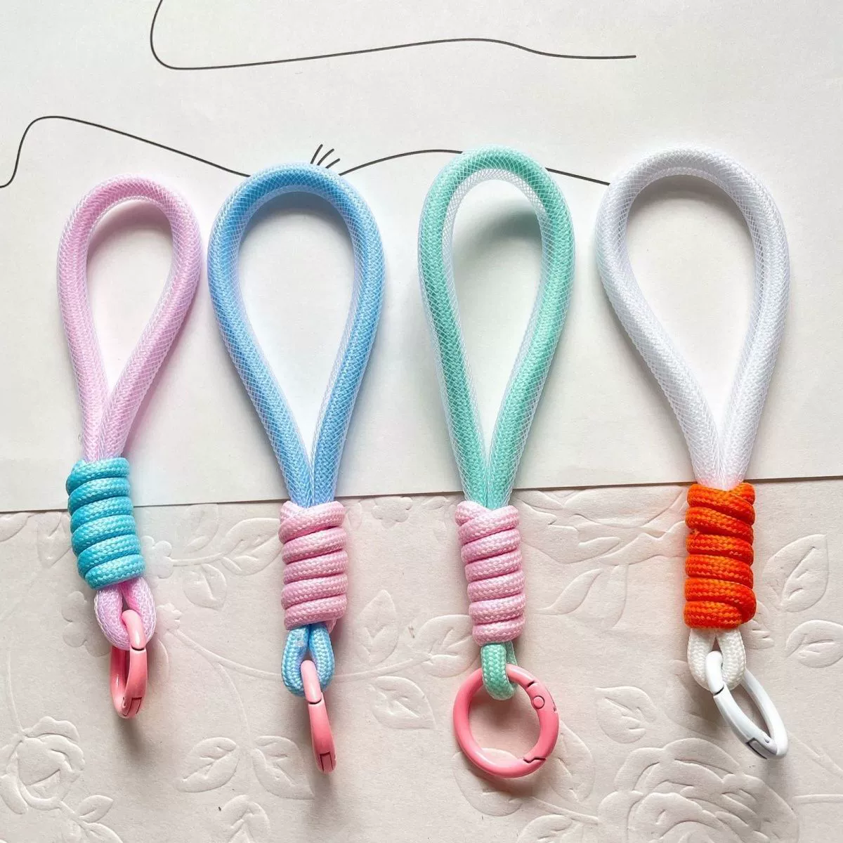 Protective short woven strap, keychain with glass, mobile phone