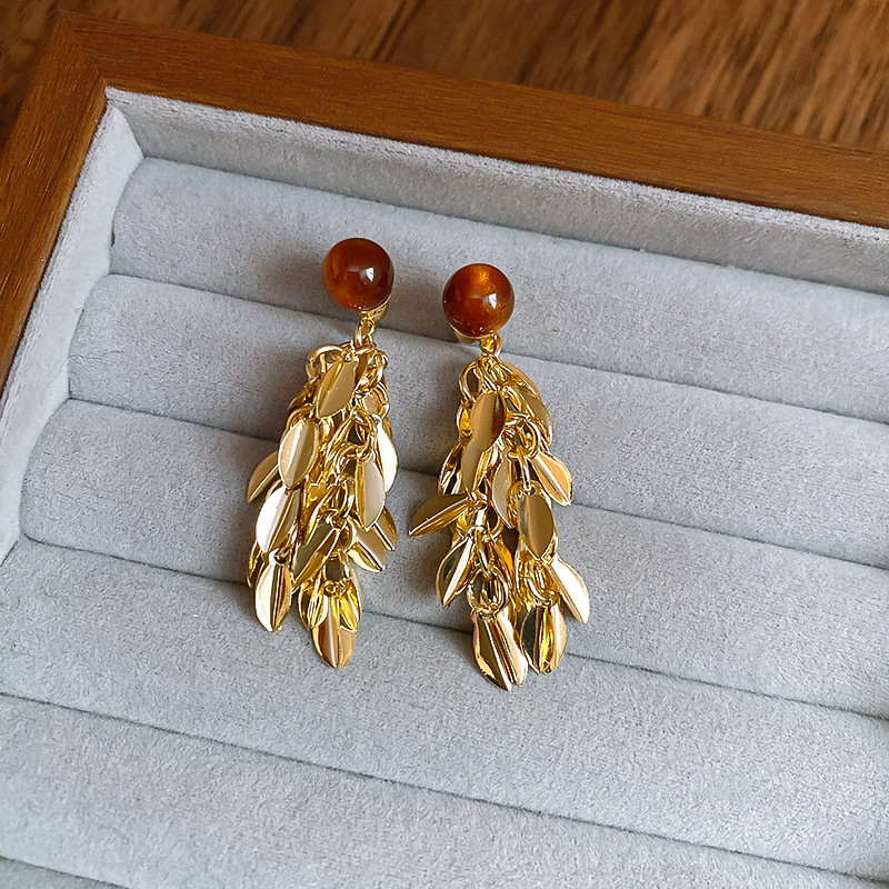 Pendientes de borla de flores transfronterizas de aguja de plata Pendientes de diseño de nicho europeo y americano Pendientes de temperamento de moda femenina Lujo ligero y de alta gama