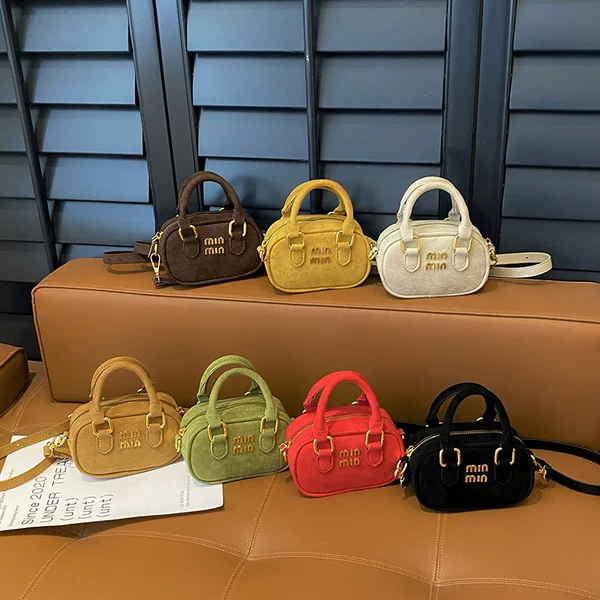 Cross-Border Suede Autumn and Winter New Mini Portable Shoulder Bag for Women, High-End Simple Niche Commuter Children's Crossbody Bag