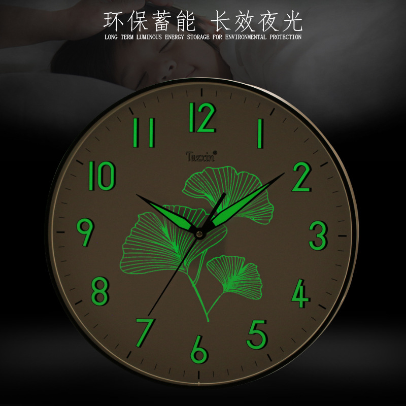 Amazon Reloj de pared en stock al por mayor suministro directo de fábrica LOGO luminoso reloj colgante sala de estar reloj de cuarzo mudo reloj
