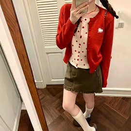 甜美红色假两件波点针织衫女秋冬圆领猫咪毛衣纽扣长袖外套女上衣