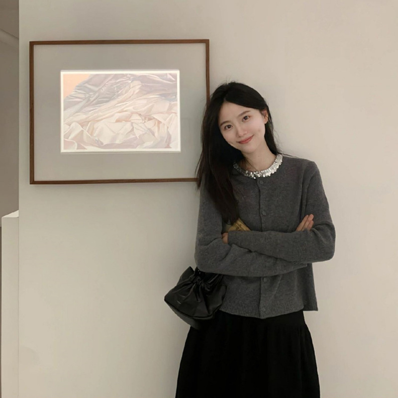 TIDE STUDIOS Design Relaxed Knitted Cardigan Women's Sequin Neck Grey Slim-fit Short Top