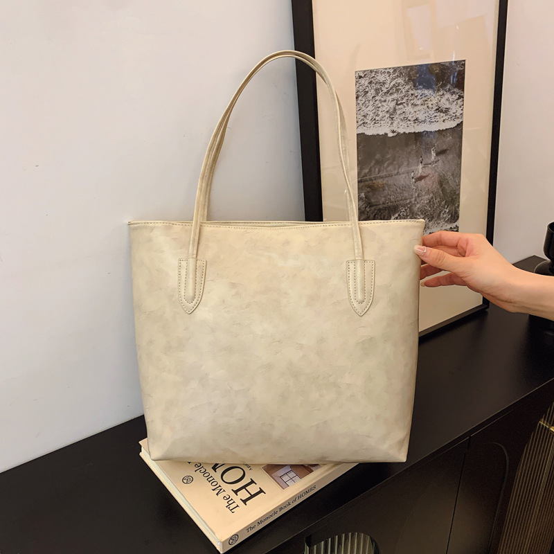 Bolso retro de gran capacidad para mujeres 2024 nueva moda coreana nicho bolso especial universal simple bolso axilar de hombro