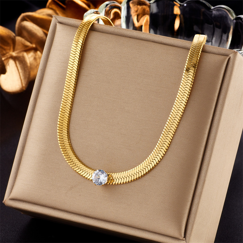 Titanium Steel Chain Material Wholesale Jewelry Lady Heart Shape Eye Titanium Steel Plating Necklace