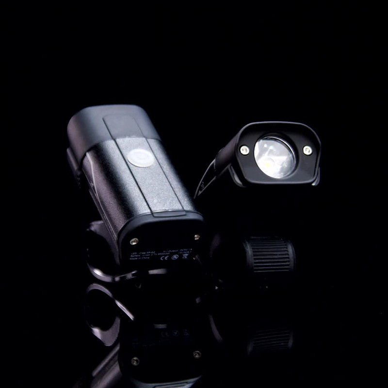 Nuevas luces transfronterizas de aluminio faro de bicicleta luz brillante montar linterna de noche carretera accesorios de bicicleta de montaña luz trasera