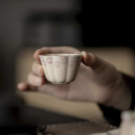 粉引手绘釉下彩雏菊品茗杯茶杯功夫茶具主人杯家用陶瓷客杯