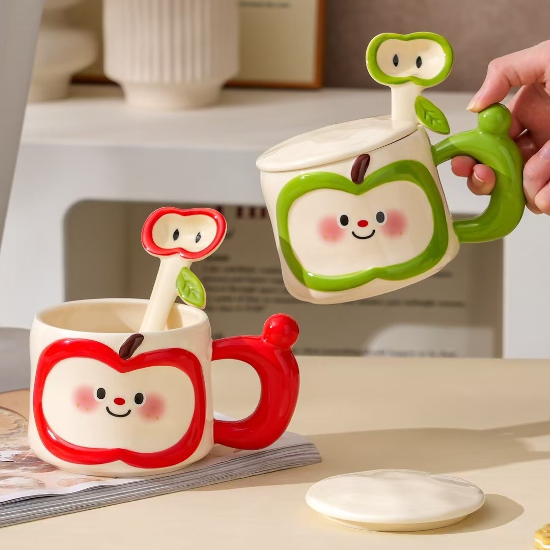 Regalos de cumpleaños creativos lindos tazas de agua de manzana de alto valor facial taza de cerámica con cubierta cuchara práctica acompañante caja de regalo