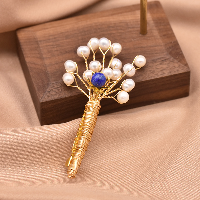 Broche de perlas naturales con borlas de bambú marino y flores, moda de alta gama, redondo y exquisito, broche de perlas estilo Chanel de alta calidad para mujer.
