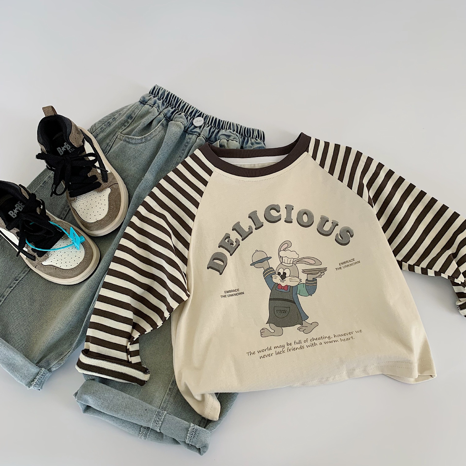 Camiseta infantil Mai Bao 2025 otoño lindos pantalones de primavera y otoño de cuello redondo impresión de dibujos animados de manga larga casual t