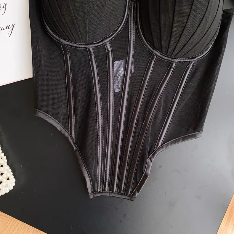 Top camisole senza spalline con stecche e coppe imbottite_voghion.com