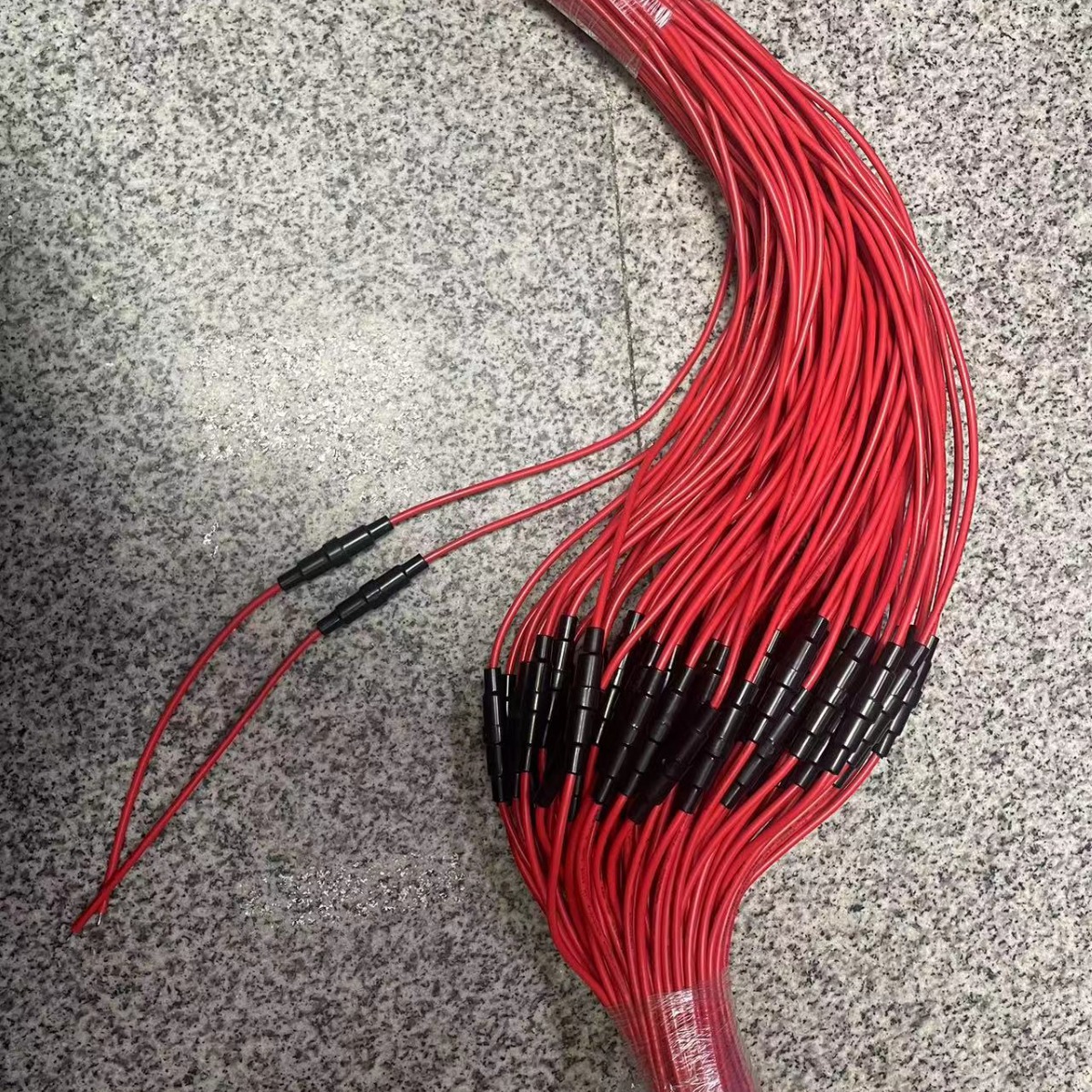 5X20黑色引线壳16号线15CM+40CM公母壳引线壳东莞实力商家生产