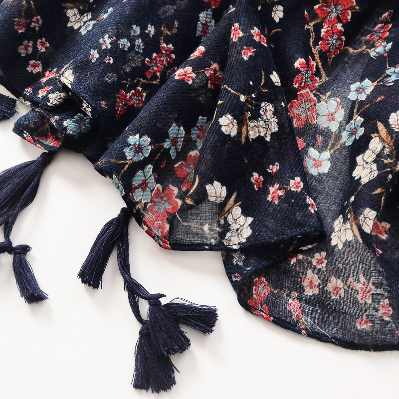 Comercio exterior transfronterizo elegante simple ciruela decoración algodón y lino sensación bufanda borla bufanda delgada bufanda de viaje foto