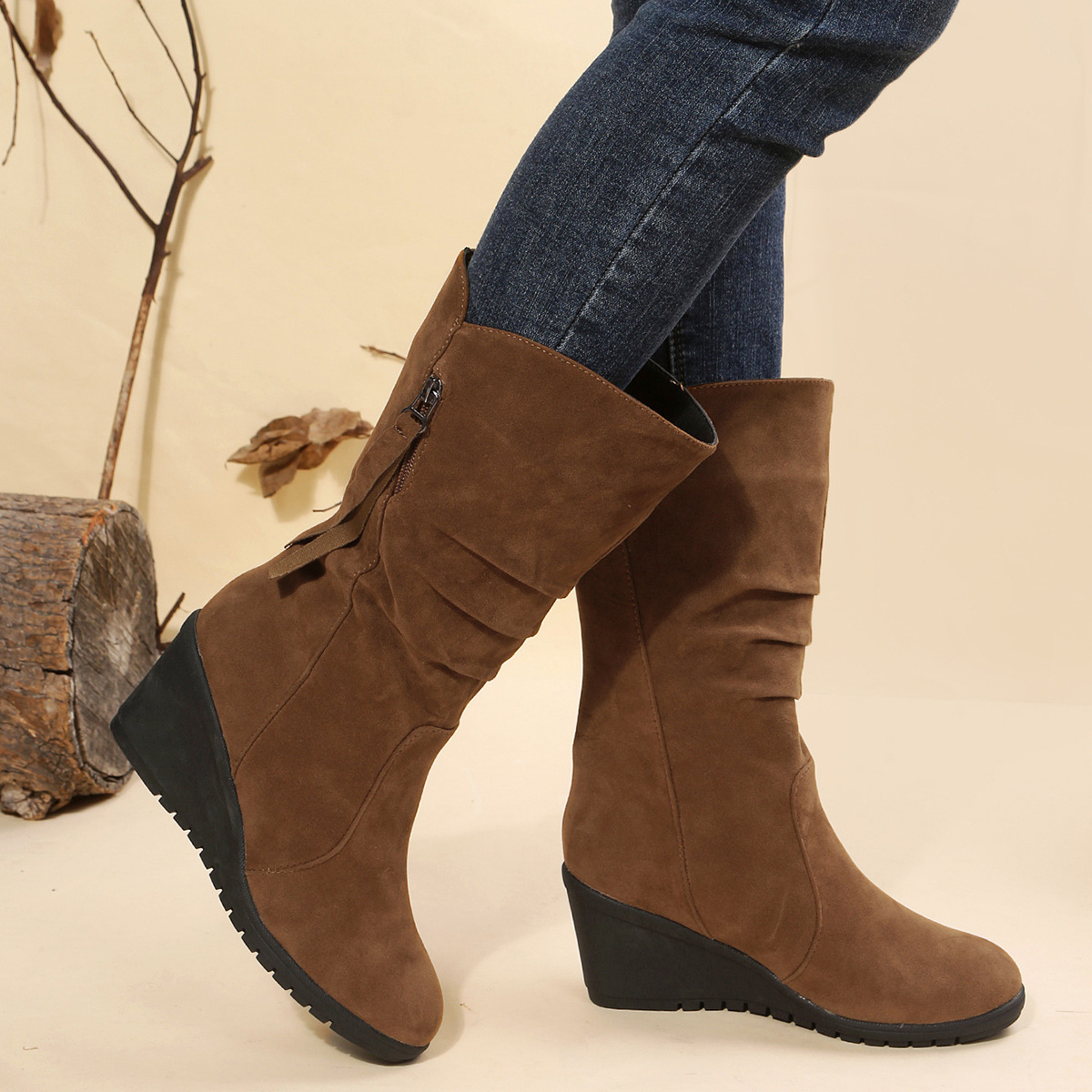 Plus-size low heel round head women's height-raising casual boots_voghion.com