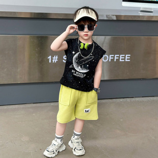 ��ͯ�ǿ����y�o�䱳�����b�W�t��С�����ˬ�ɼ��ļ��\������·�